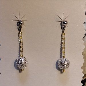 🖐 Yellow & White Glass Bead Earrings